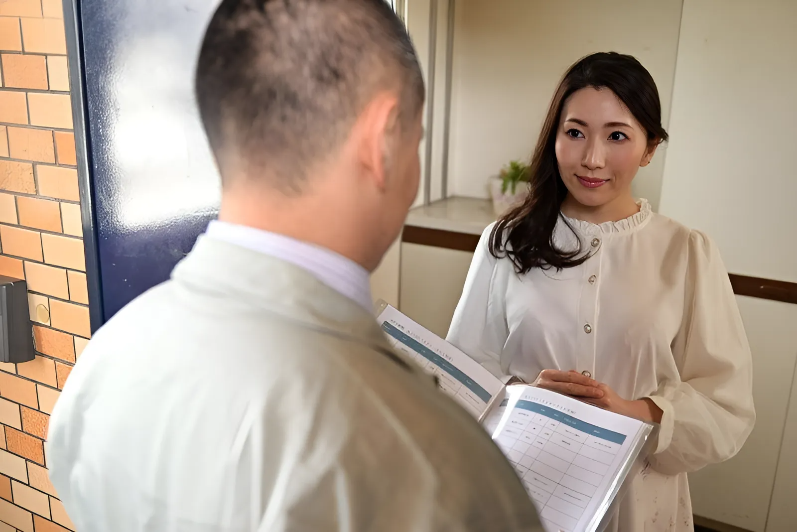 ADN-446 Vợ tôi và tên giao hàng