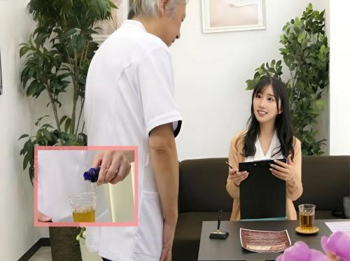 Il piano del proprietario di un negozio pervertito di violentare una giovane ragazza