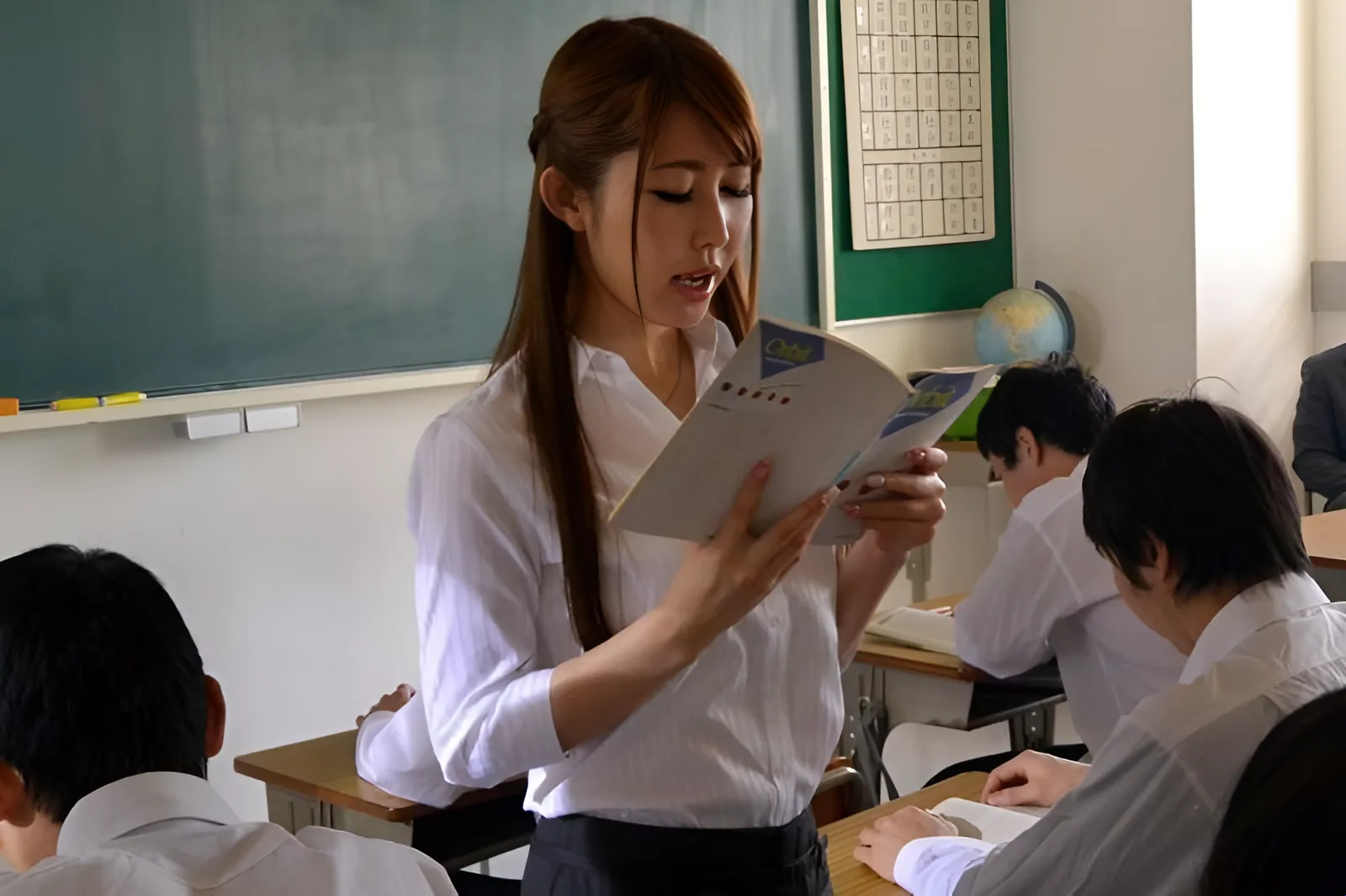 MIDE-098 Pemerkosaan Guru Wanita Azumi Kinoshita