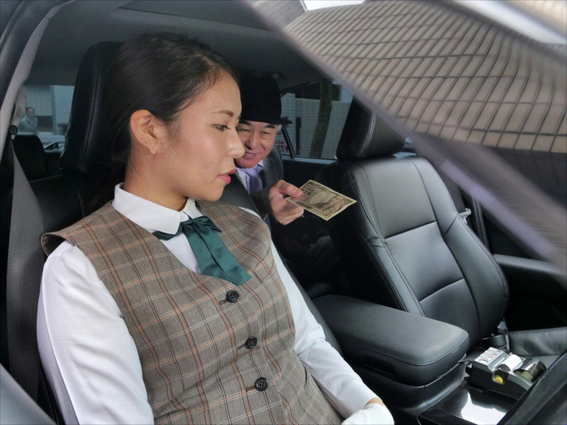 ANGR-006 丈夫生病在家,妻子接替他開車,就這樣結束了