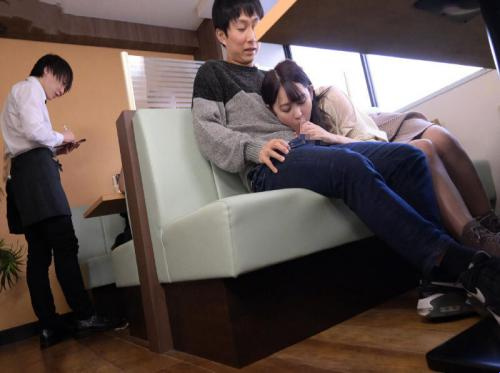 和一个好色的女孩约会